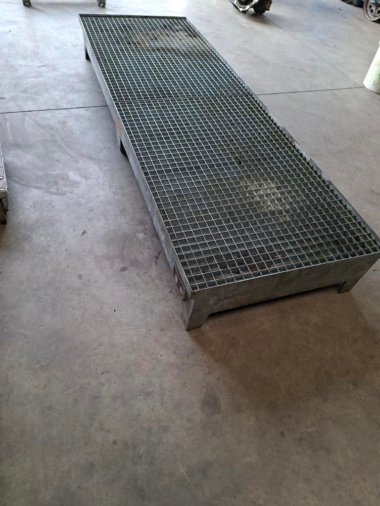 Lekbak, milieu opvangbak, Ophalen