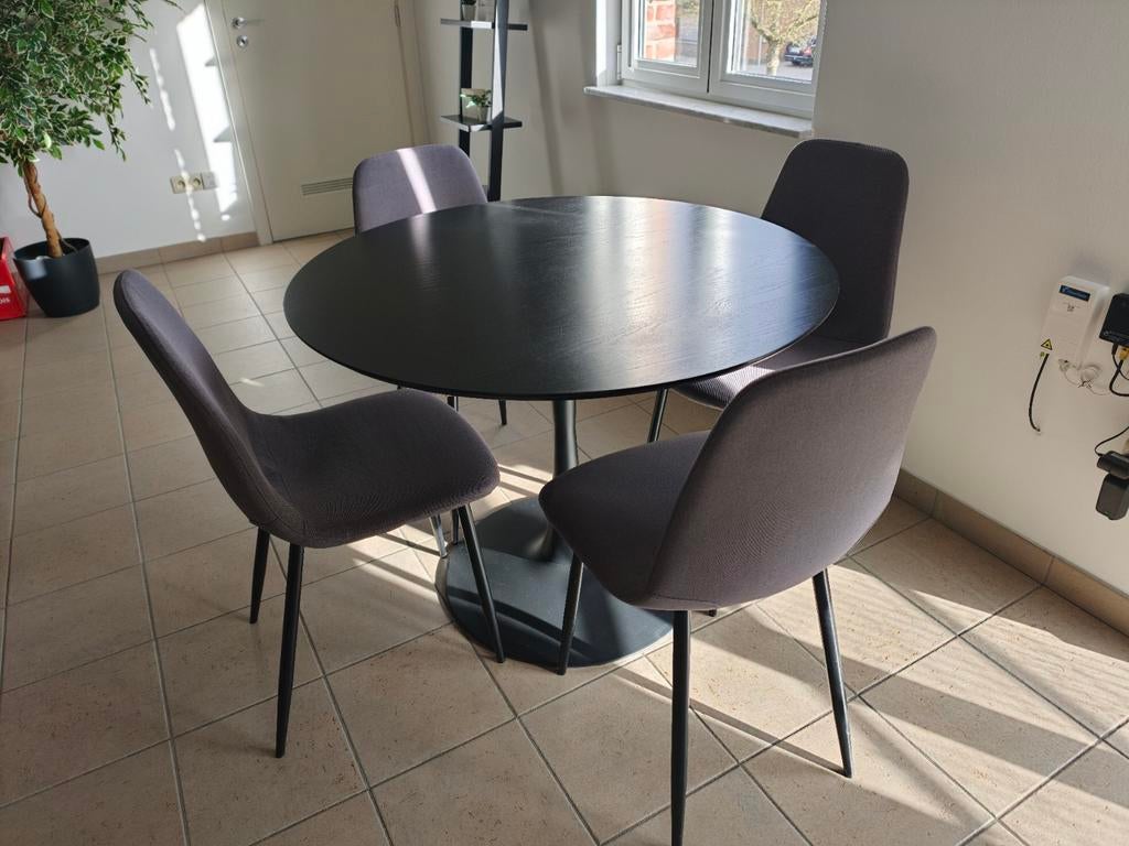 Ronde tafel inclusief 4 grijze stoelen, Huis en Inrichting, Tafels | Eettafels, Ophalen, Gebruikt, Rond, Modern
