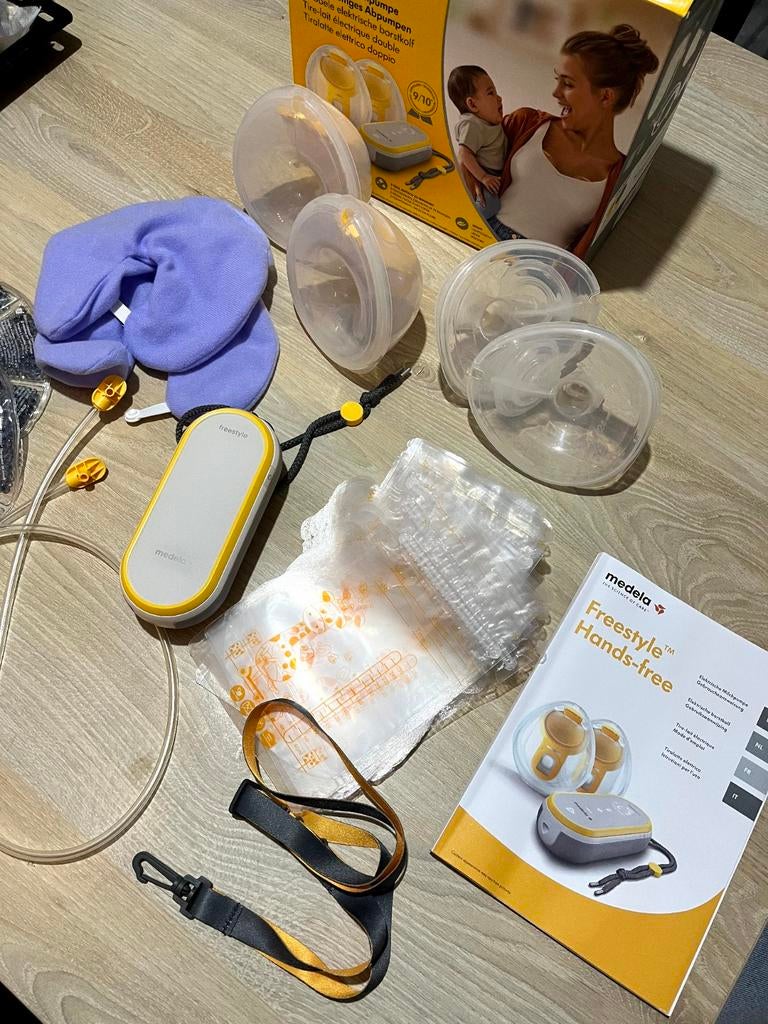 Medela Freestyle Hands-Free, Kinderen en Baby's, Ophalen of Verzenden, Gebruikt, Borstkolf