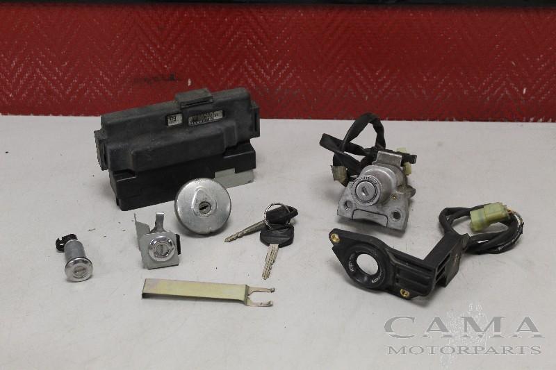 ENSEMBLE DE VERROU ET CYLINDRE DE PORTES Honda SW-T 600, Motos, Pièces | Honda, Utilisé