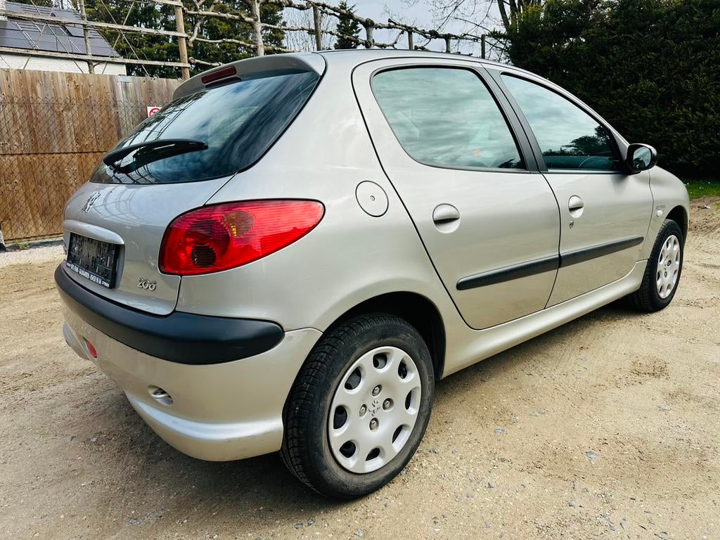 PEUGEOT 206 1.2 ESSENCE 70.000KM 2500€, Autos, Argent ou Gris, Achat, Entreprise, Boîte manuelle