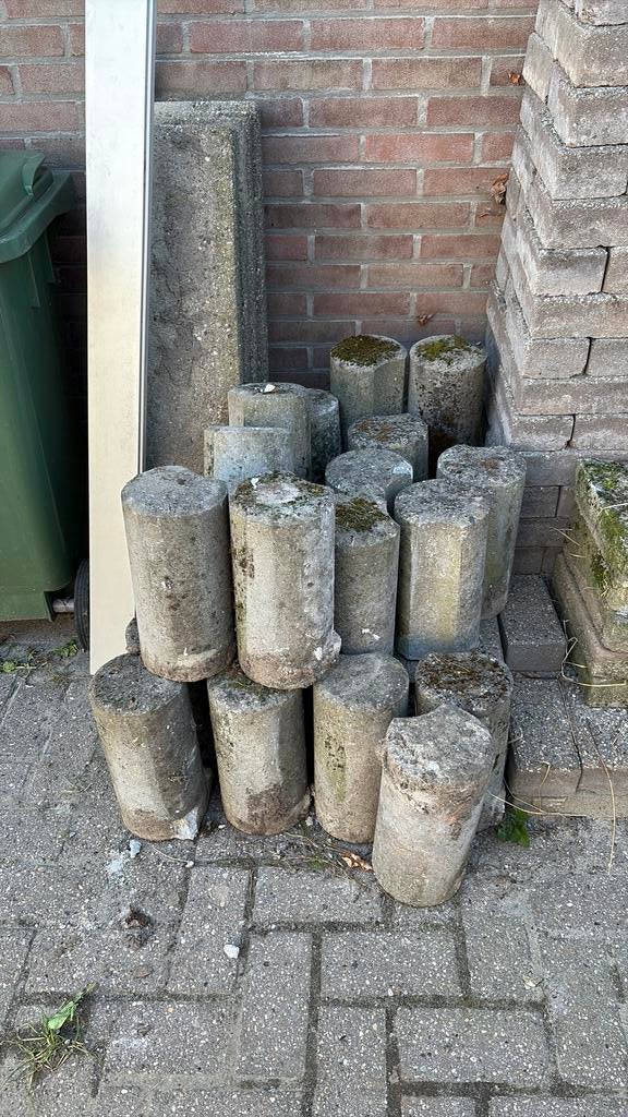 Gratis 16 paaltjes af te halen lint, Ophalen, Zo goed als nieuw