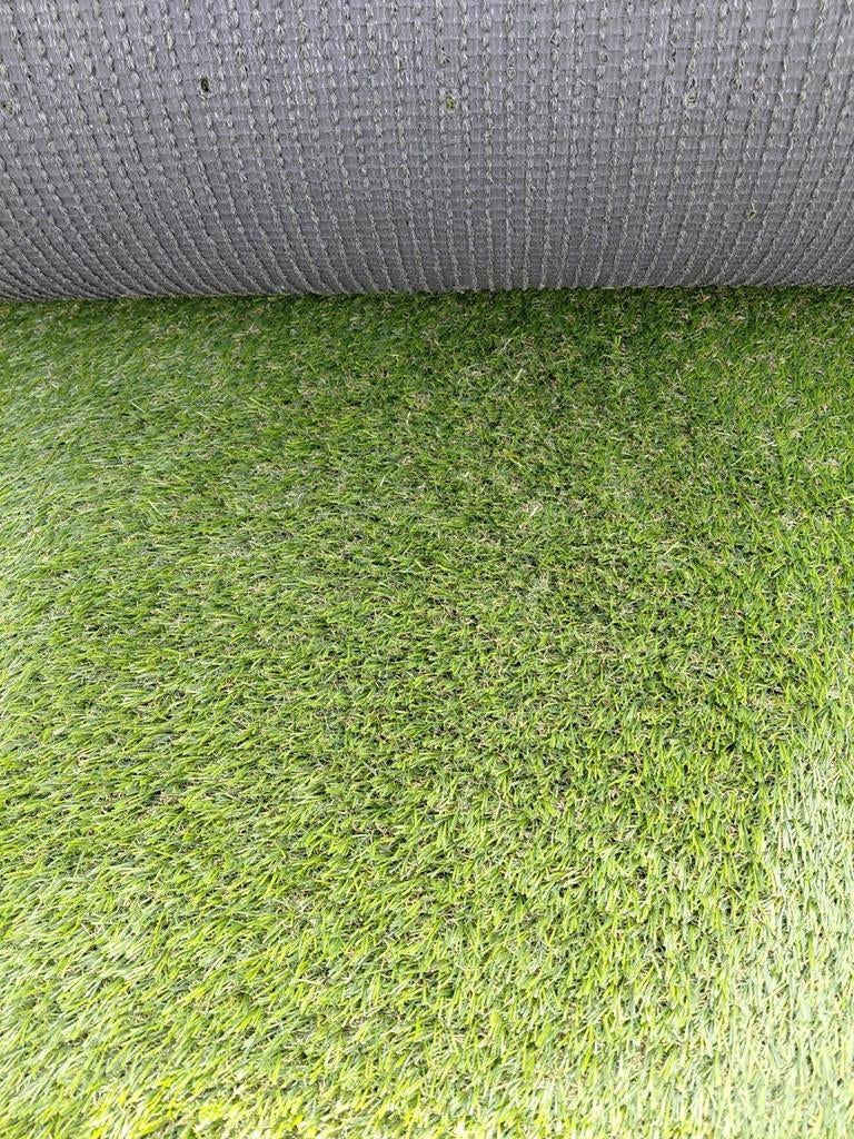 Kunstgras 3 cm poolhoogte nieuw op rol. 4m breedte.13 € m2., Tuin en Terras, Gras en Kunstgras, Ophalen, Kunstgras