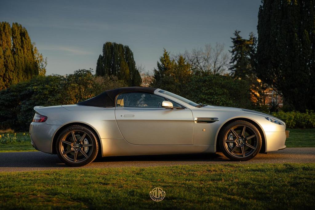 Aston Martin V8 Vantage Roadster 4.3, Auto's, Automaat, Cabriolet, Lederen bekleding, 360 g/km