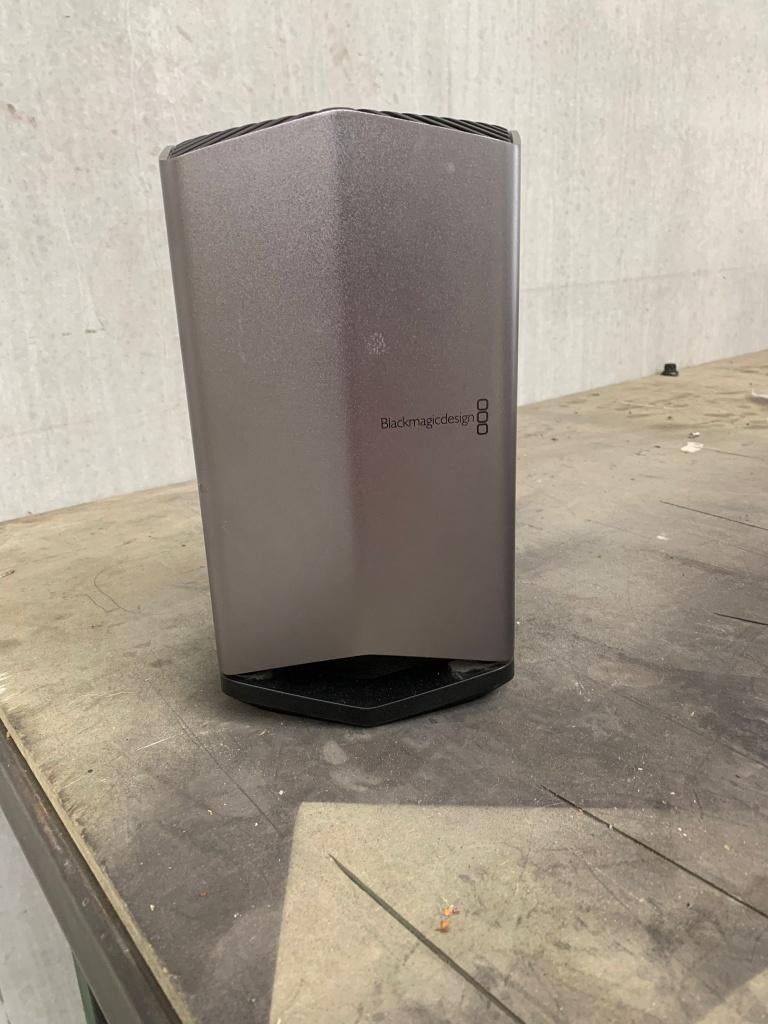 Blackmagic eGPU, Enlèvement
