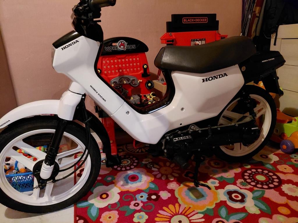 Honda wallaroo A klasse, Fietsen en Brommers, Brommers | Honda, Ophalen, Zo goed als nieuw, Klasse A (25 km/u)