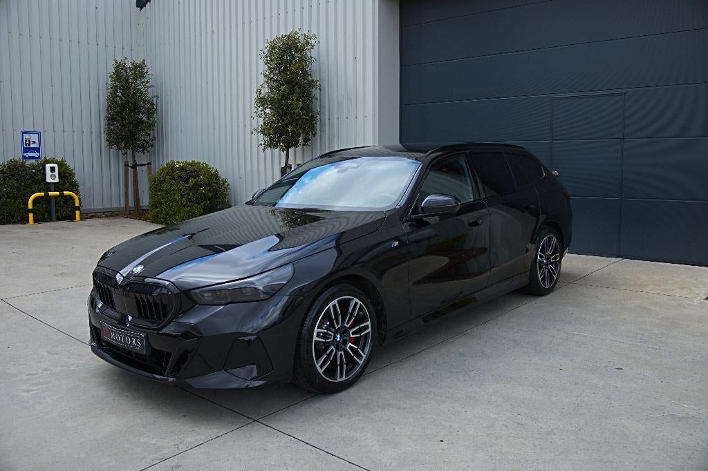 BMW 520 Touring | M Pack | Full Option | Pano | Head-up |, Auto's, BMW, Automaat, Testrit aan huis, Zwart, Leder