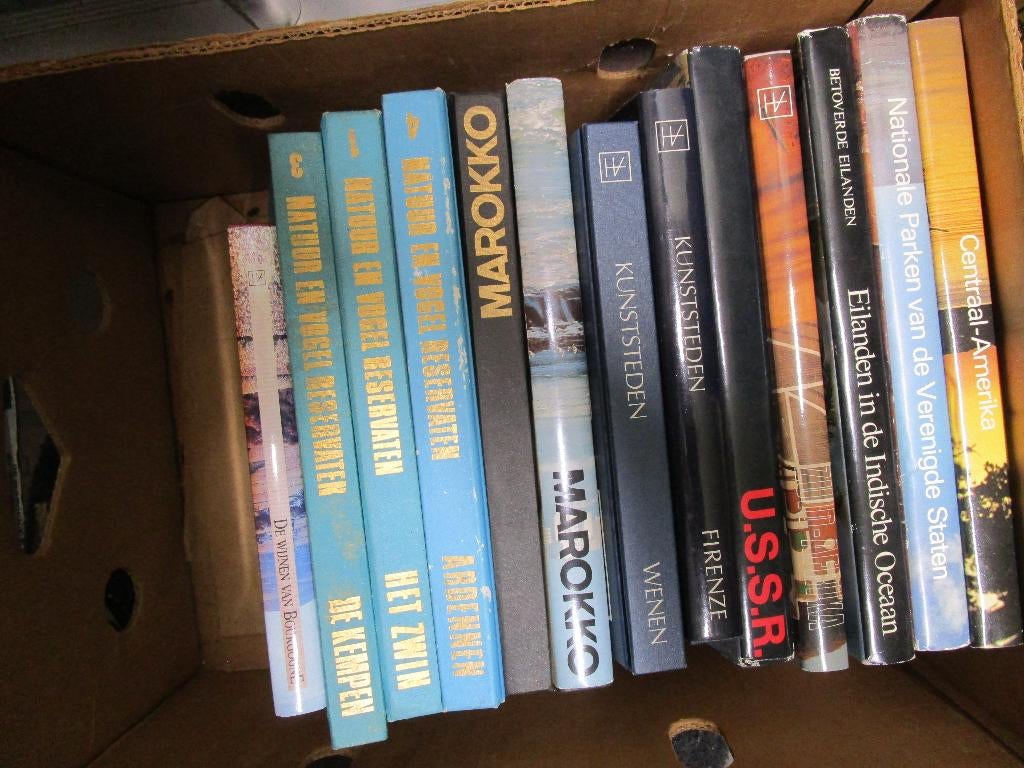 Boeken ARTIS, Ophalen