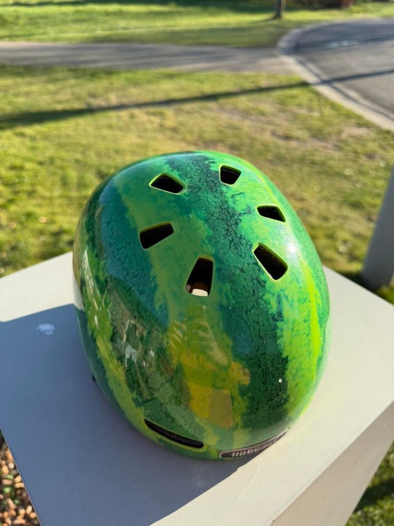 Kinderhelm nutcase 48-52 cm als nieuw, Fietsen en Brommers, Fietsaccessoires | Fietshelmen, Ophalen, Zo goed als nieuw