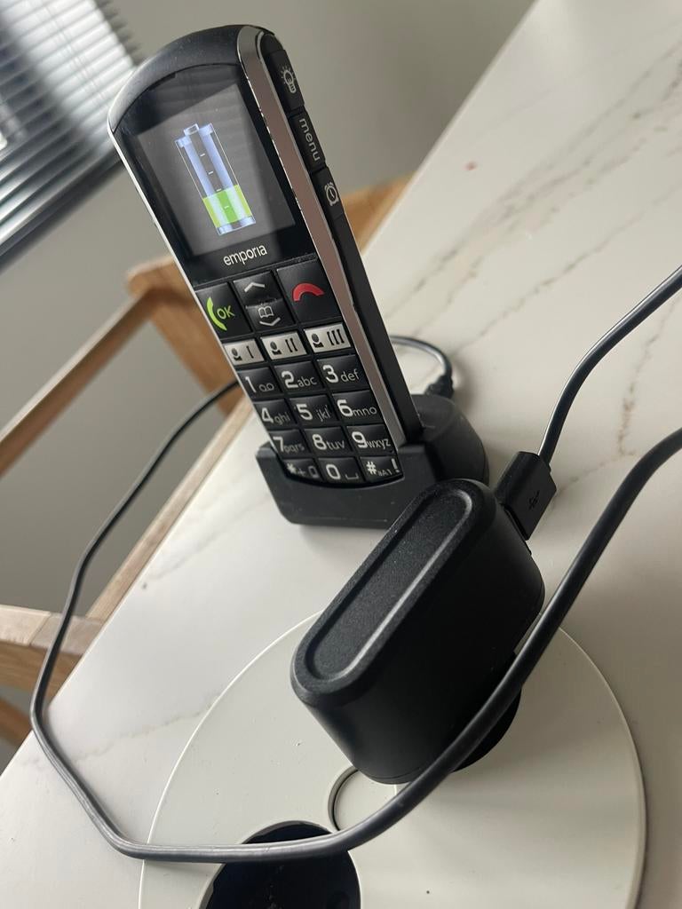 Téléphone Emporia pour senior / personne malvoyante, Telecommunicatie, Mobiele telefoons | Overige merken, Gebruikt, Zonder abonnement