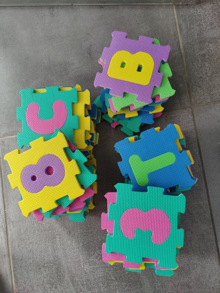 Puzzelmat van schuimtegels - cijfers en alfabet, Kinderen en Baby's, Speelgoed | Educatief en Creatief, Ophalen, Zo goed als nieuw