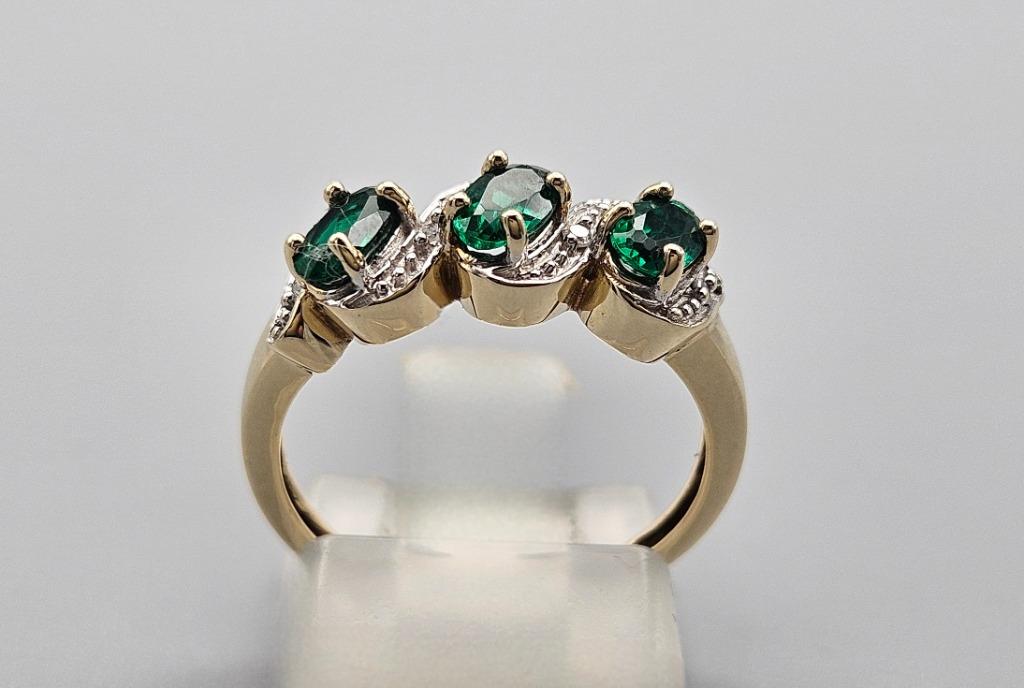 Bague vintage en or avec émeraude et diamant.2025/26, Bijoux, Sacs & Beauté, Enlèvement ou Envoi, Plus petit que 17, Comme neuf