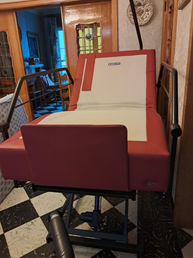 Ergo- of ziekenhuisbed, Huis en Inrichting, Ophalen, Overige materialen, Verstelbaar, 90 cm