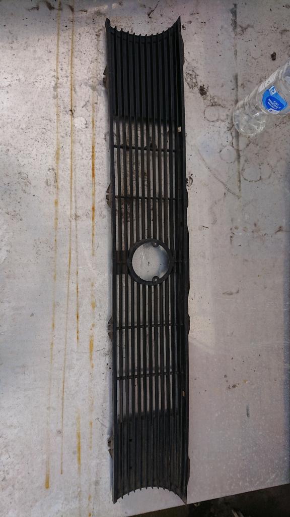 Volkswagen Golf Mk1 grille, Ophalen of Verzenden, Gebruikt, Voor, Volkswagen