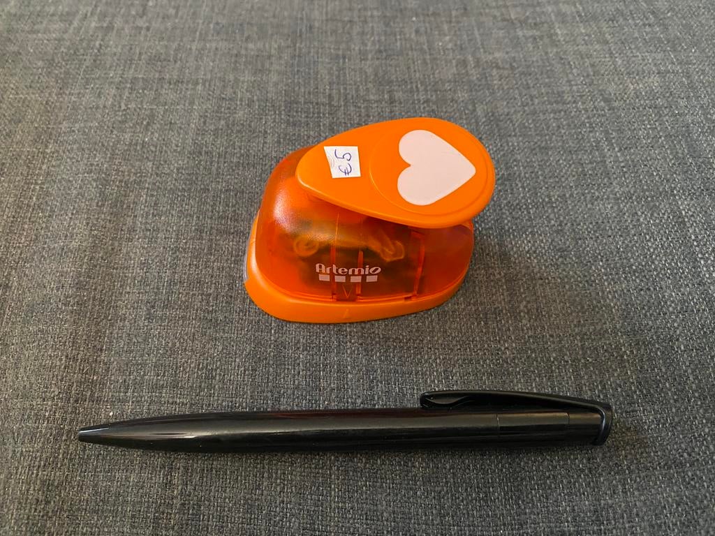 Figuurpons hart - merk Artemio, Hobby & Loisirs créatifs, Bricolage, Comme neuf, Enlèvement