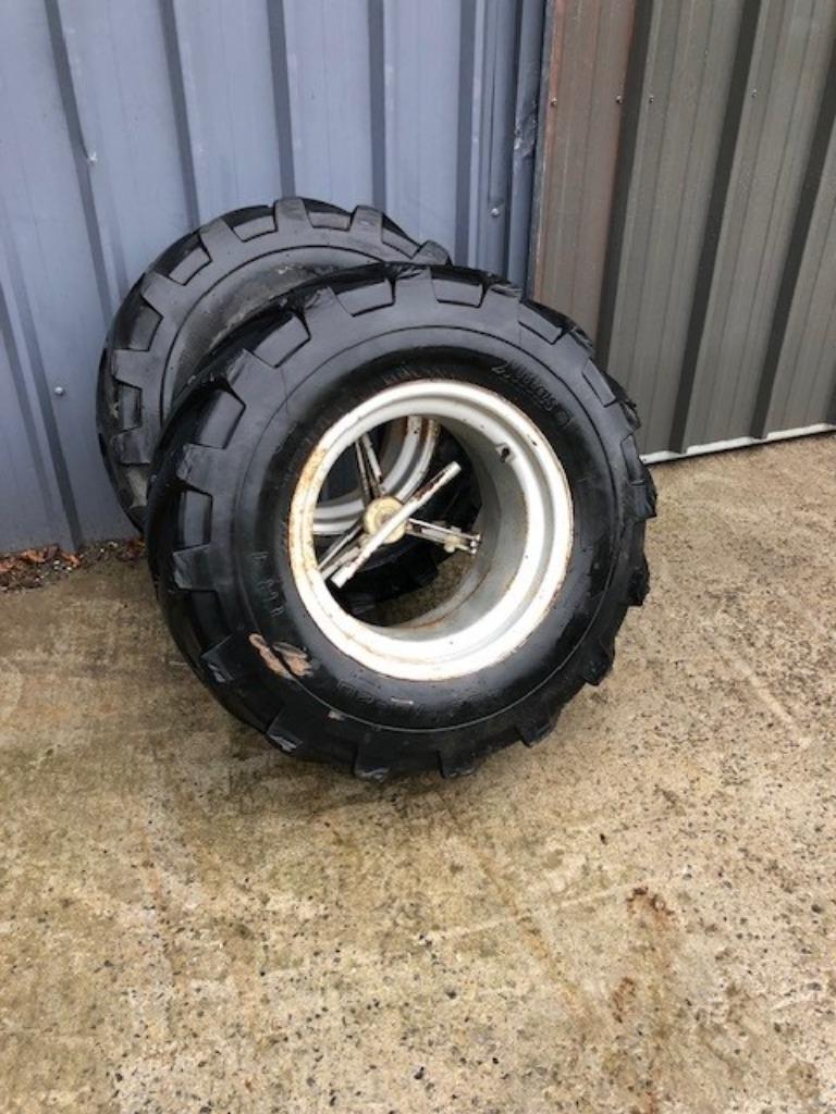 roues jumelées  pour schaffer weidemann giant mustang, Zakelijke goederen, Landbouw | Tractoren, Ophalen