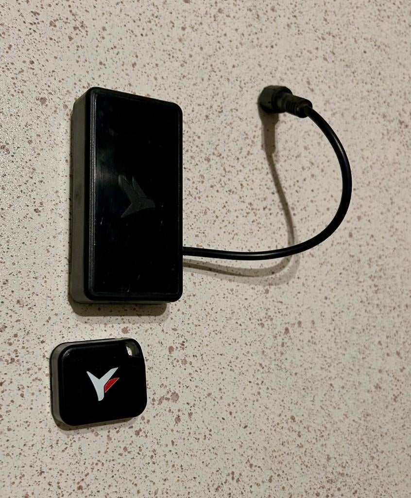 Flashbird nieuwe generatie 4G GPS-tracker, Motoren, Accessoires | Navigatiesystemen, Ophalen, Gebruikt