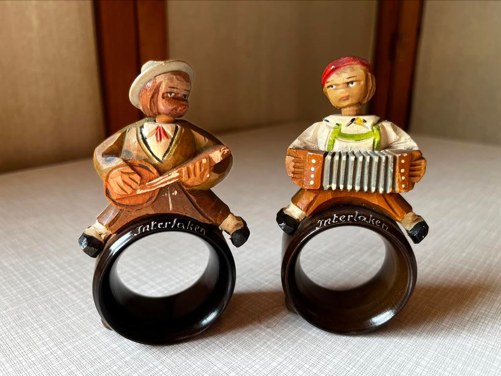 Houten servetringen muzikanten Interlaken | banjo harmonica, Ophalen of Verzenden