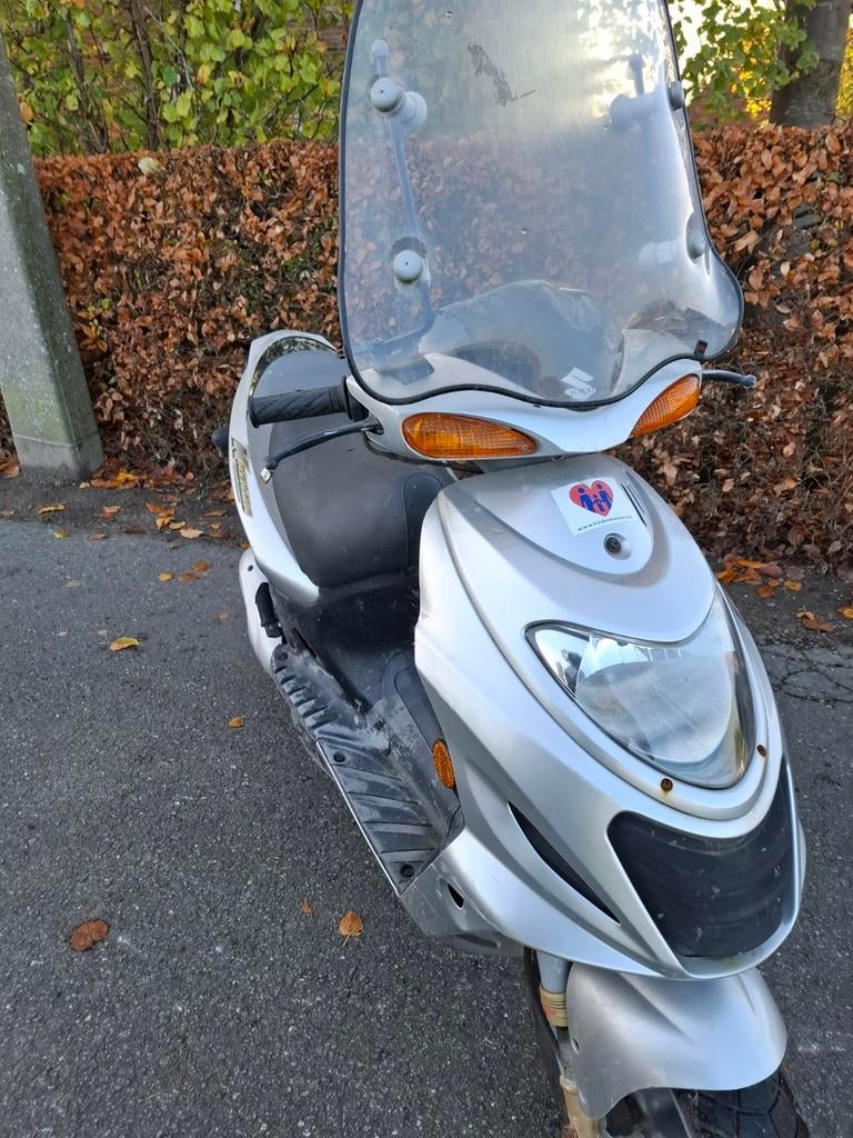 Suzuki katana voor onderdelen of opmaak, 49 cm³, Enlèvement, Utilisé, Deux-temps