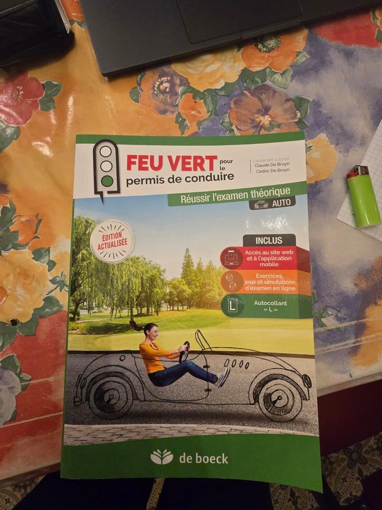LIVRE FEu VERT NEUF PAS UTILISÉ, Livres