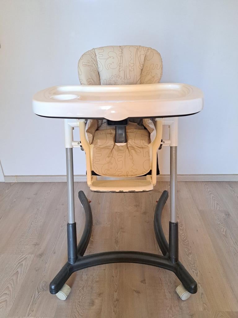 Chaise de salle à manger à roulettes, Enfants & Bébés, Chaises pour enfants, Utilisé, Chaise évolutive, Coulissant, Plateau amovible