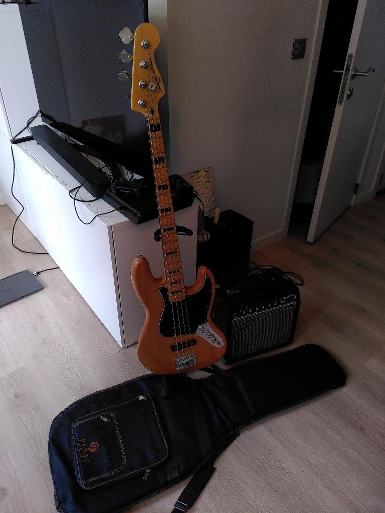Squier Vintage Modified Jazz Bass 70s + accessoires, Musique & Instruments, Enlèvement, Utilisé, Électrique
