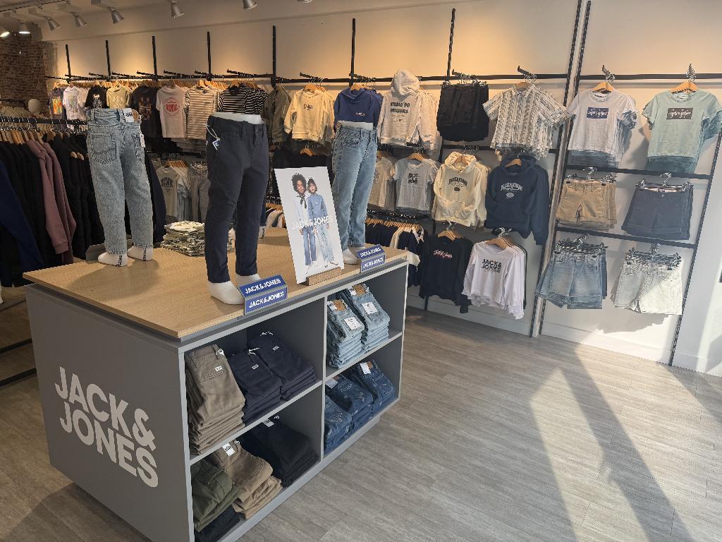 Table (décoration de magasin), Enlèvement, Utilisé, Aménagement