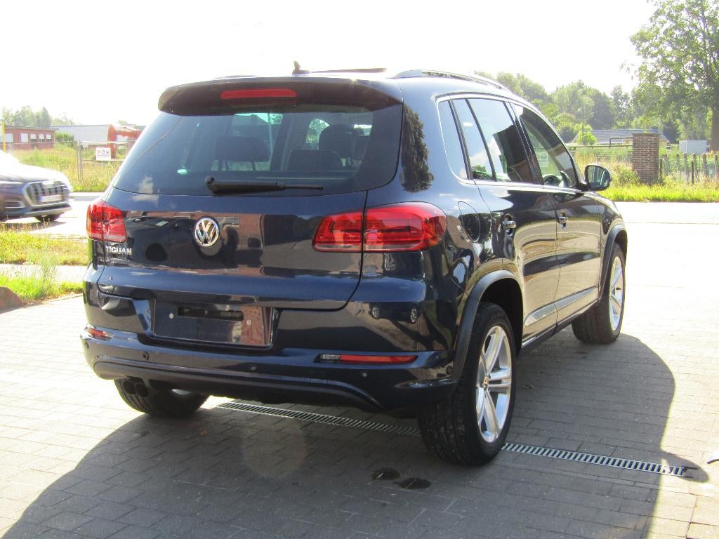 Vw Tiguan 1.4 TSI R-Line Met 64 000km, Auto's, Volkswagen, Voorwielaandrijving, 4 cilinders, 149 g/km, Blauw