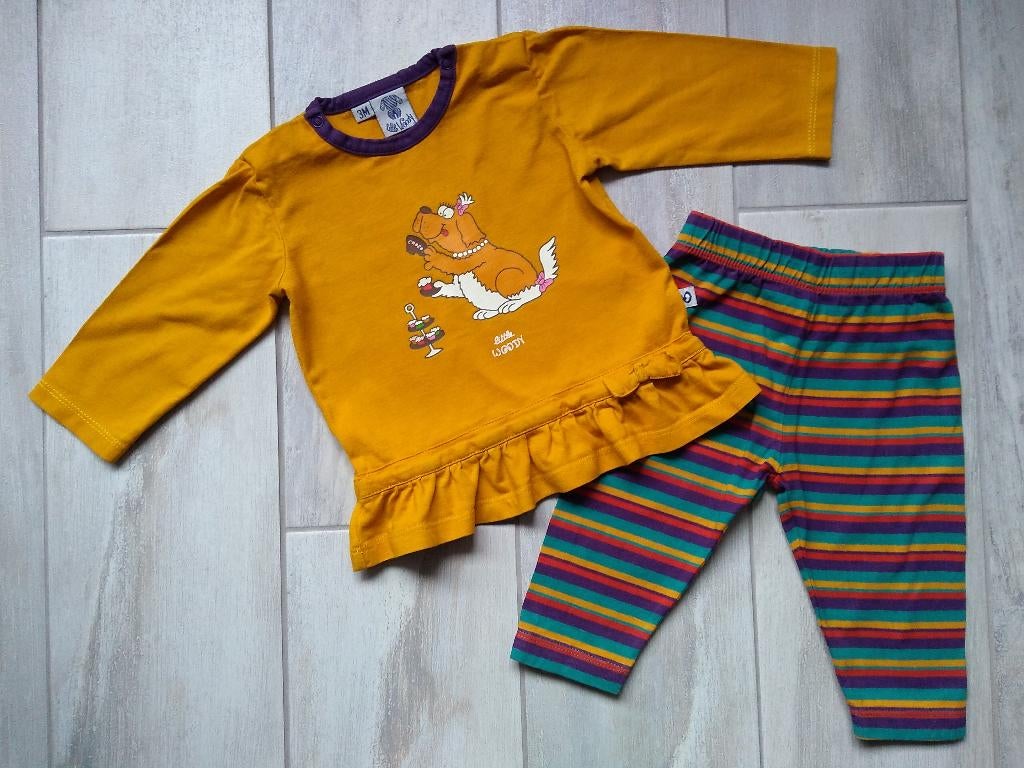 ✿ M62 - Woody pyjama thema hond, Kinderen en Baby's, Babykleding | Maat 62, Nacht- of Onderkleding, Meisje, Ophalen of Verzenden