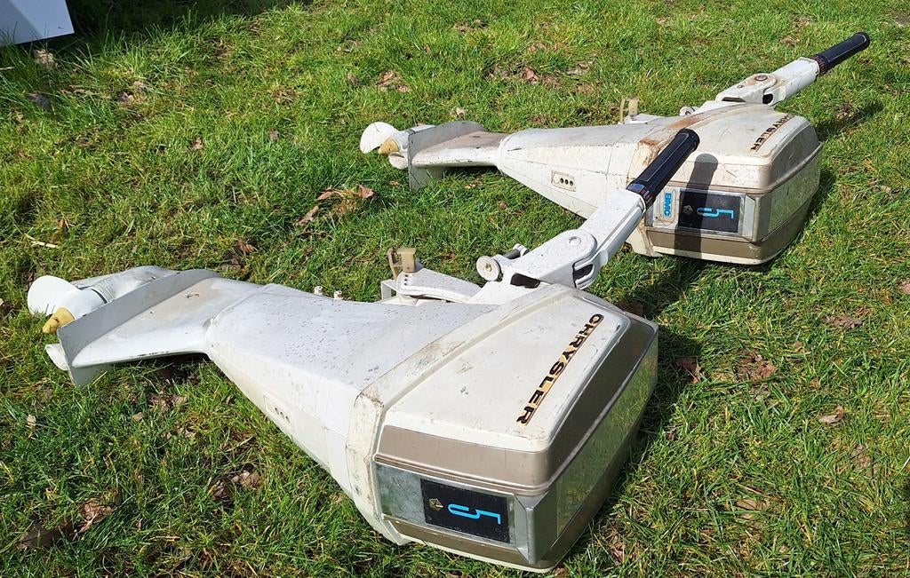 2stuks Chrysler 5 buitenboord motoren, Watersport en Boten, Motorboten en Motorjachten, Ophalen, Gebruikt, Staal, Minder dan 10 pk