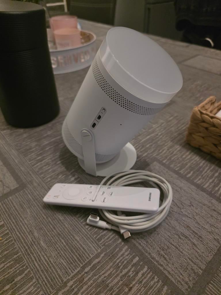 Projecteur Samsung The Freestyle 2 + coque, Enlèvement