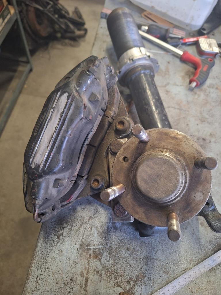 Kit gros freins BREMBO  POUR BMW E30  300mm, Autos : Pièces & Accessoires, Enlèvement ou Envoi