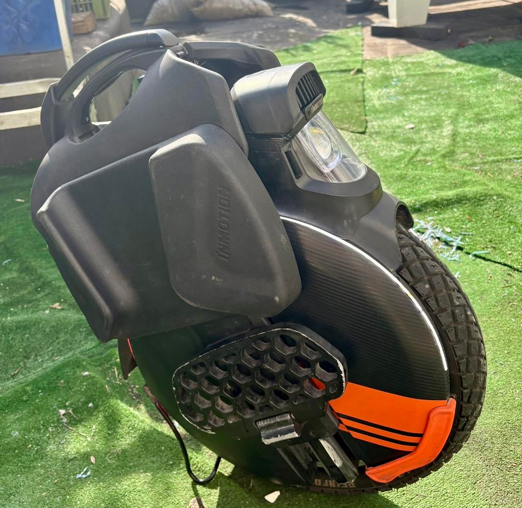 Gyroroue INMOTION v11, Fietsen en Brommers, Scooters | Peugeot, Zo goed als nieuw, Ophalen of Verzenden