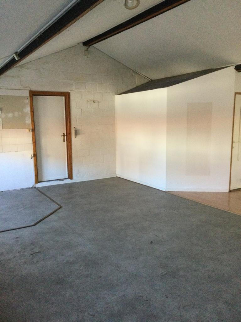 Local à louer pour particulier plusieurs fonctions, Enlèvement