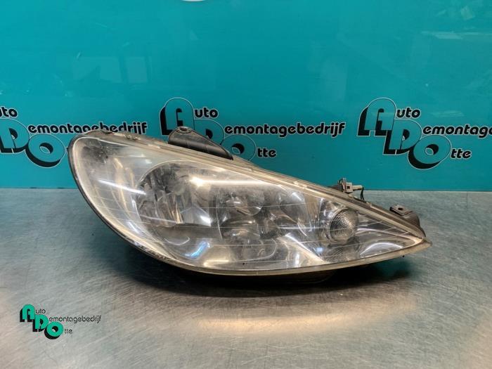 Phare droit d'un Peugeot 206 (206 98-), -, 3 mois de garantie, Utilisé, -