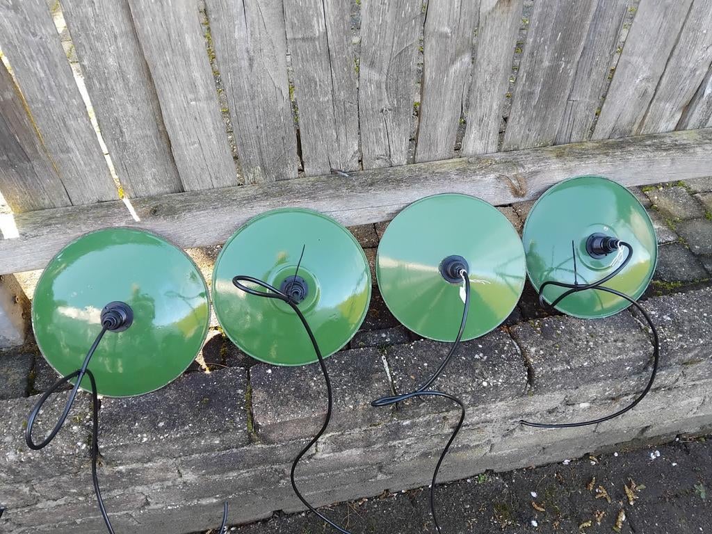 Suspensions vintage rétro émaillées vertes E14, Antiquités & Art, Antiquités | Éclairage, Enlèvement ou Envoi