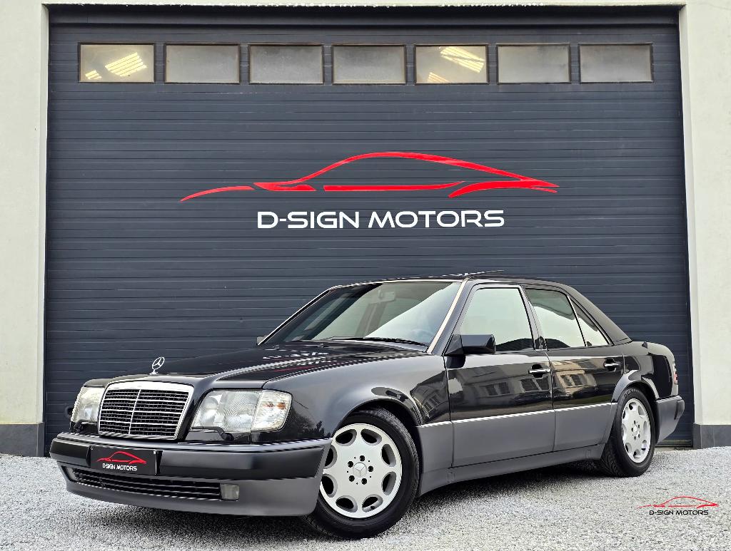 MERCEDES-BENZ E 500 V8 (326pk) AUT. 1992 237.910km FULL OPT, Auto's, Mercedes-Benz, Automaat, Achterwielaandrijving, 4973 cc, Zwart