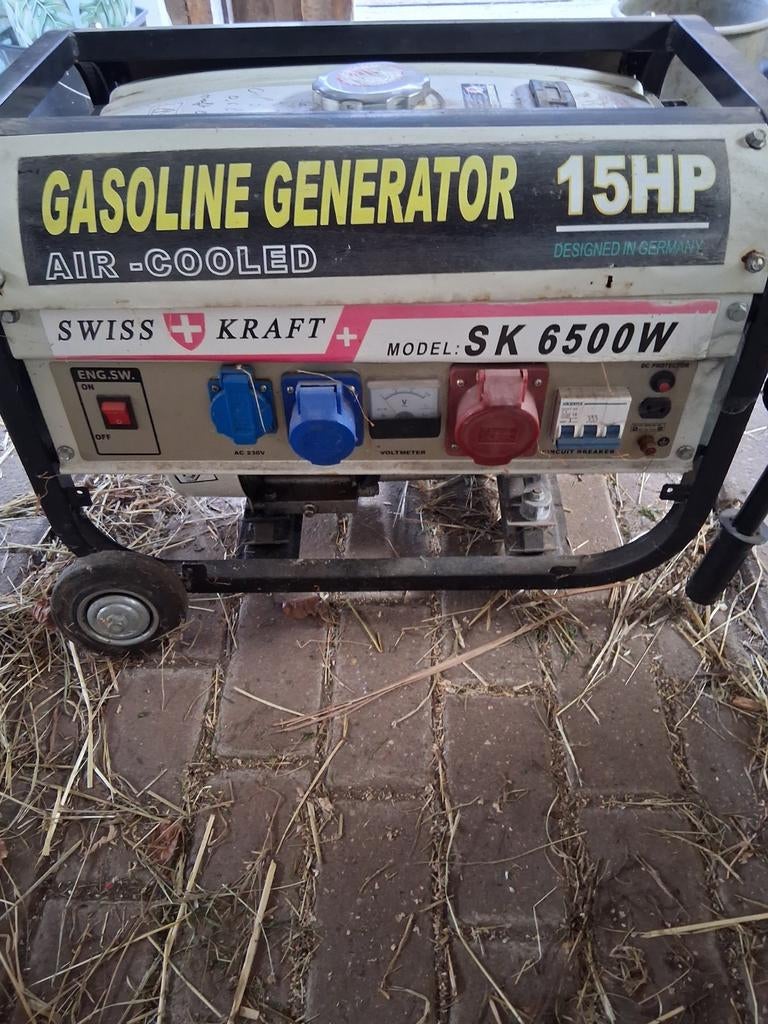 Stroomgroep, Enlèvement, Utilisé, 5 à 10 kVA, Essence