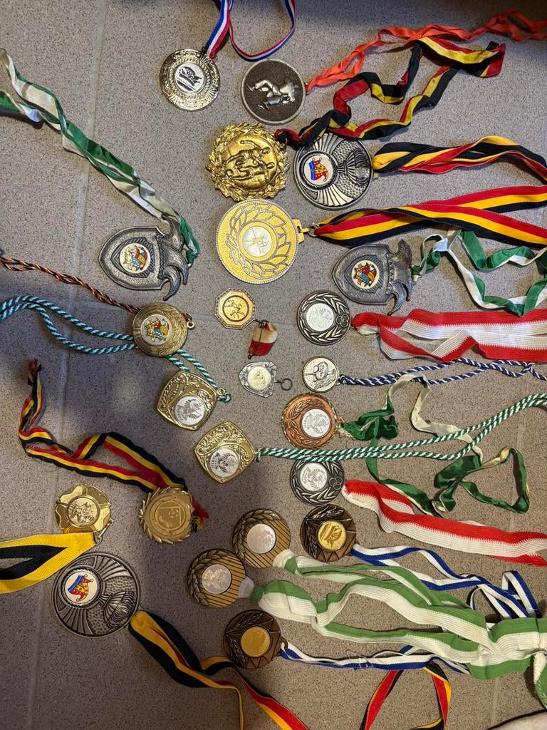 Mix medaille’s 23st, Timbres & Monnaies, Pièces & Médailles, Enlèvement ou Envoi, Autres matériaux