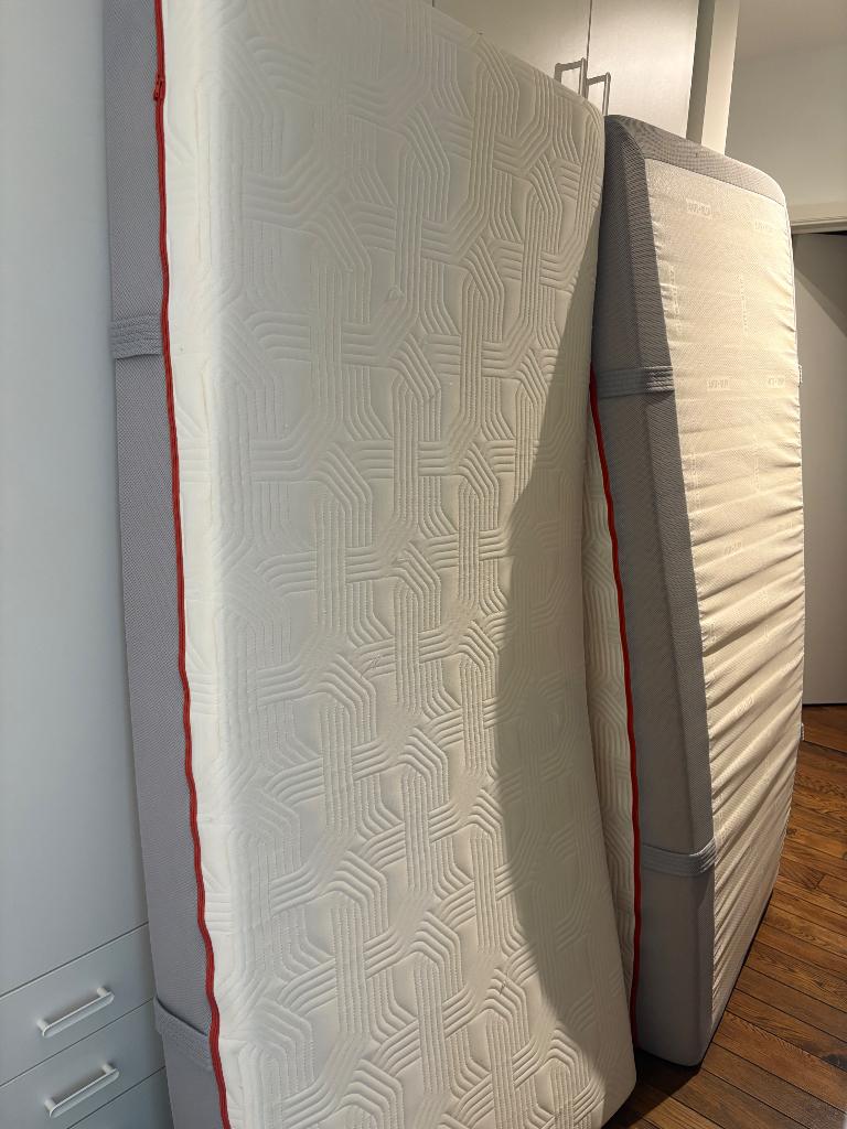 2 x 1-persoonmatrassen te koop, Autos : Pièces & Accessoires, Habitacle & Garnissage, Utilisé, Enlèvement