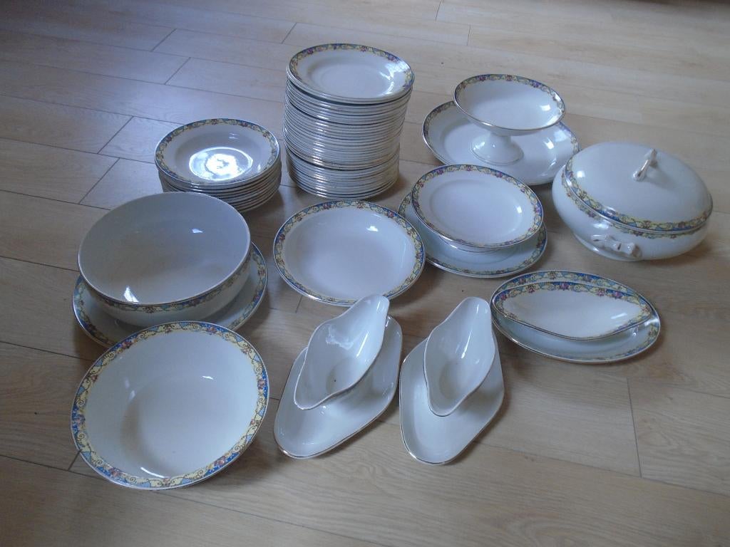 st amandinoise fijn aardewerk servies, Ophalen