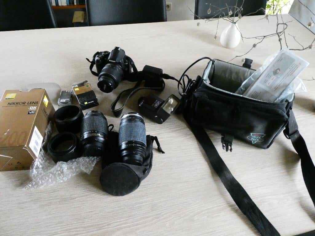Nikon  D3000 fototoestel + lenzen enz, Ophalen, Gebruikt, Nikon