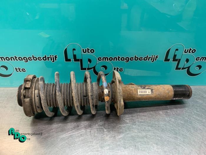 Barre amortisseur avant droit d'un Volkswagen Caddy (Caddy 0, Autos : Pièces & Accessoires, Volkswagen, -, 3 mois de garantie