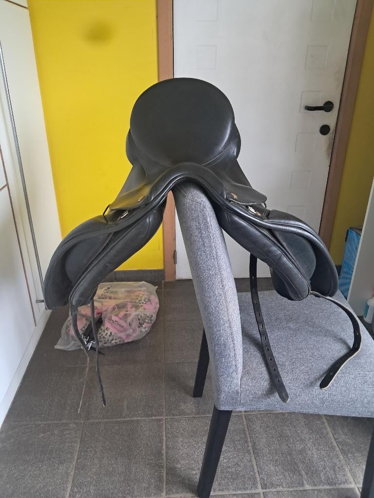 Dressuurzadel 17'5 inch Kent&Masters, Animaux & Accessoires, Chevaux & Poneys | Selles, Enlèvement, Utilisé, Dressage