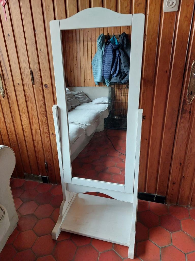 Landelijke witte spiegel meisjeskamer, Huis en Inrichting, Woonaccessoires | Spiegels, Ophalen
