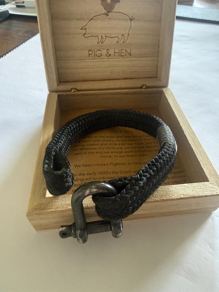 armband Pig&Hen, Ophalen, Nieuw, Zwart