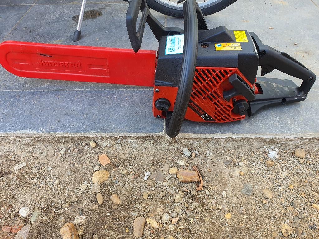La tronçonneuse turbo Jonsered 2050 fonctionne parfaitement,, Jardin & Terrasse, Enlèvement, Comme neuf, Scie à arbre, Jonsered