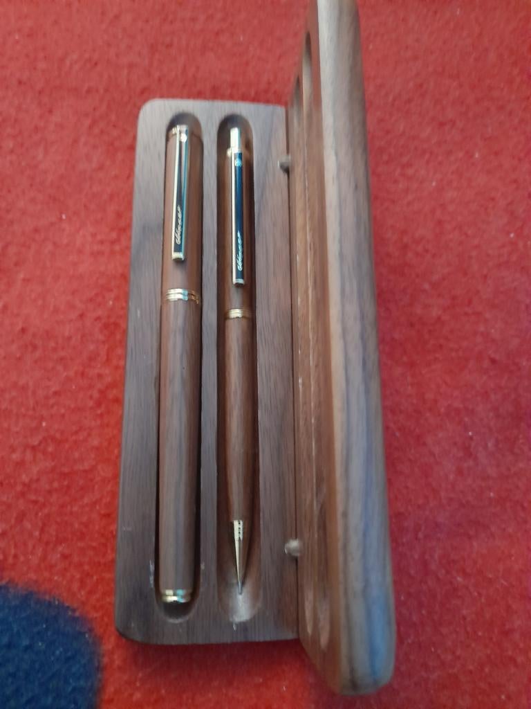 Clipper twist en bois de noyer, Collections, Stylos, Enlèvement ou Envoi