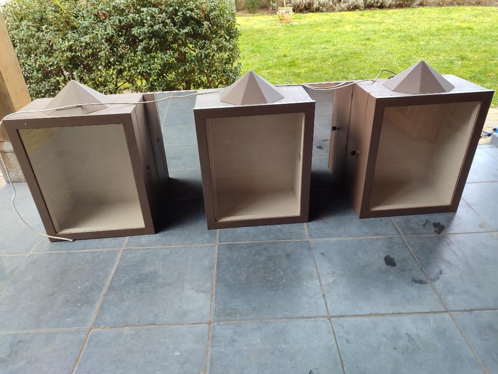 Vitrine kastjes met spiegels en verlichting, Ophalen