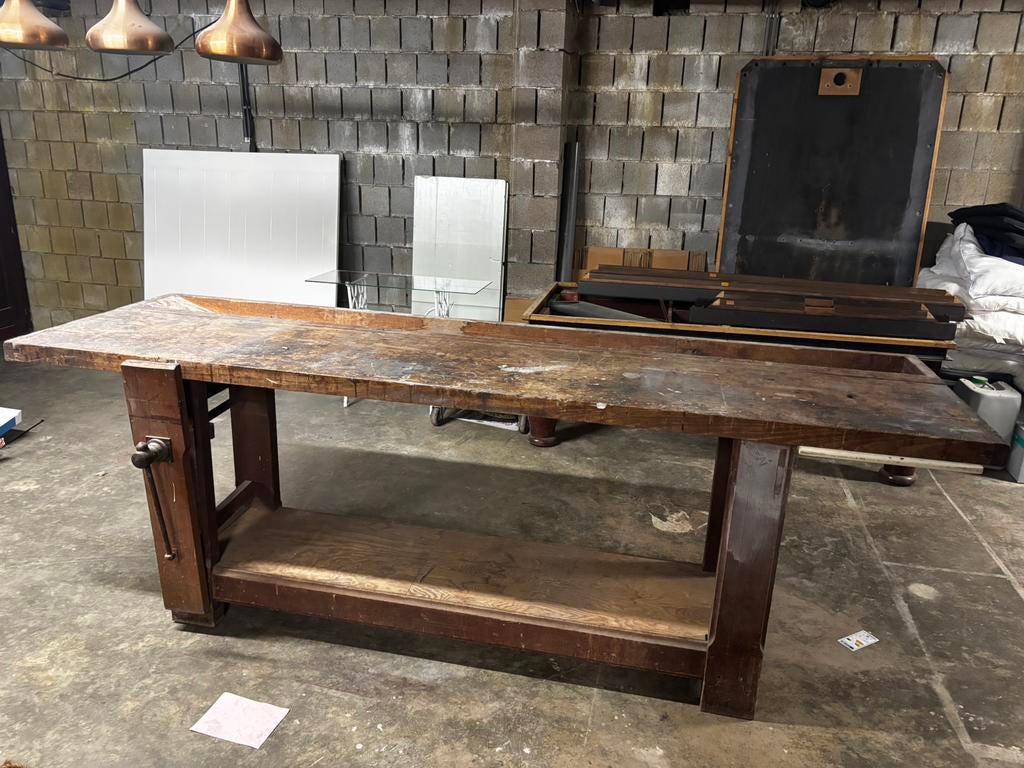 Ancien établi solide avec étau — pièce unique, Enlèvement, Utilisé, 170 cm ou plus, Étau